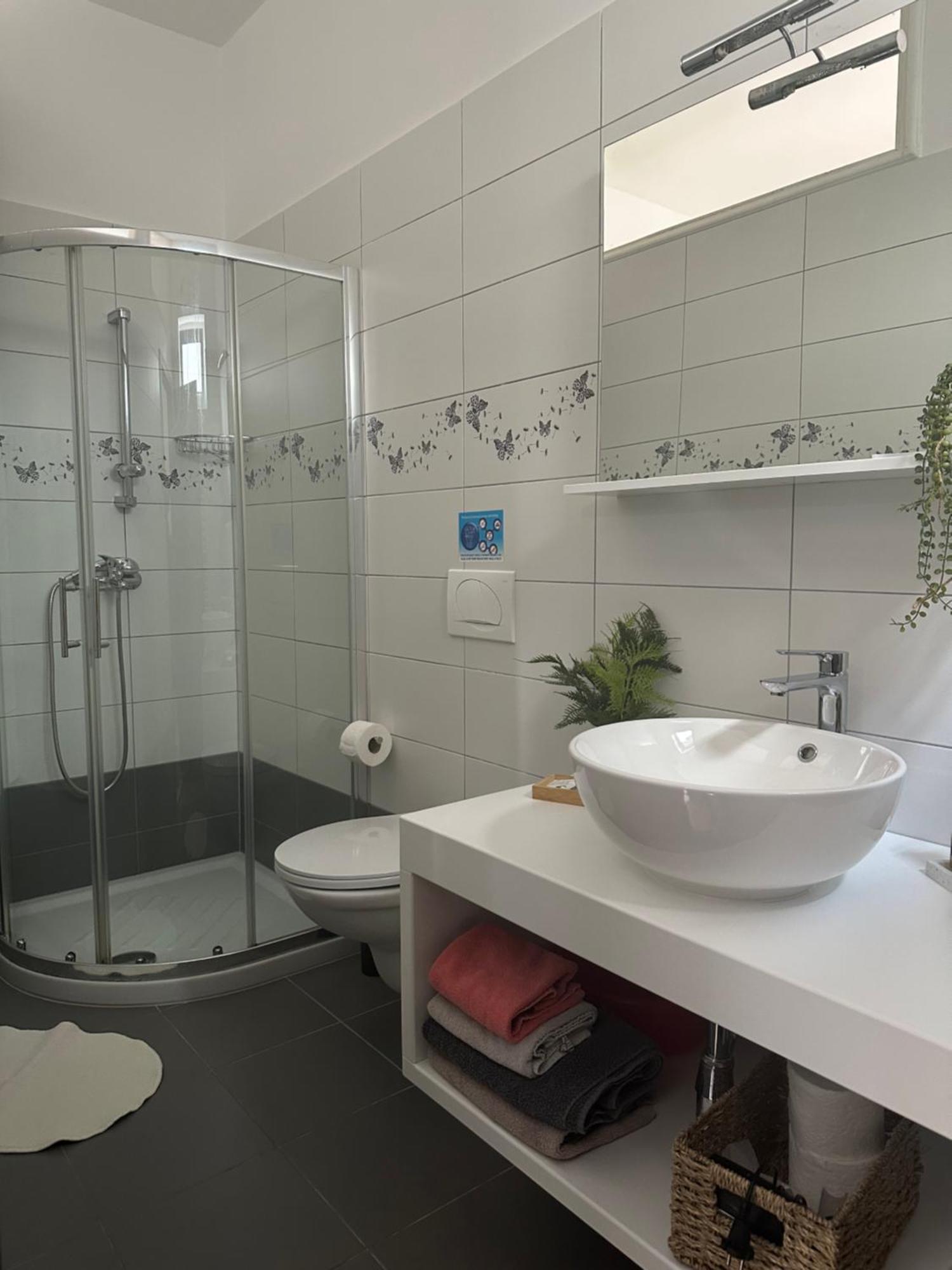 Apartments Peloza Πόρετς Εξωτερικό φωτογραφία