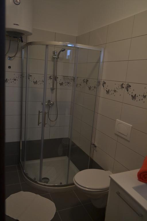 Apartments Peloza Πόρετς Δωμάτιο φωτογραφία