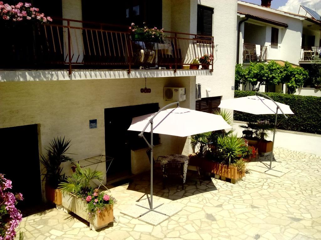 Apartments Peloza Πόρετς Εξωτερικό φωτογραφία