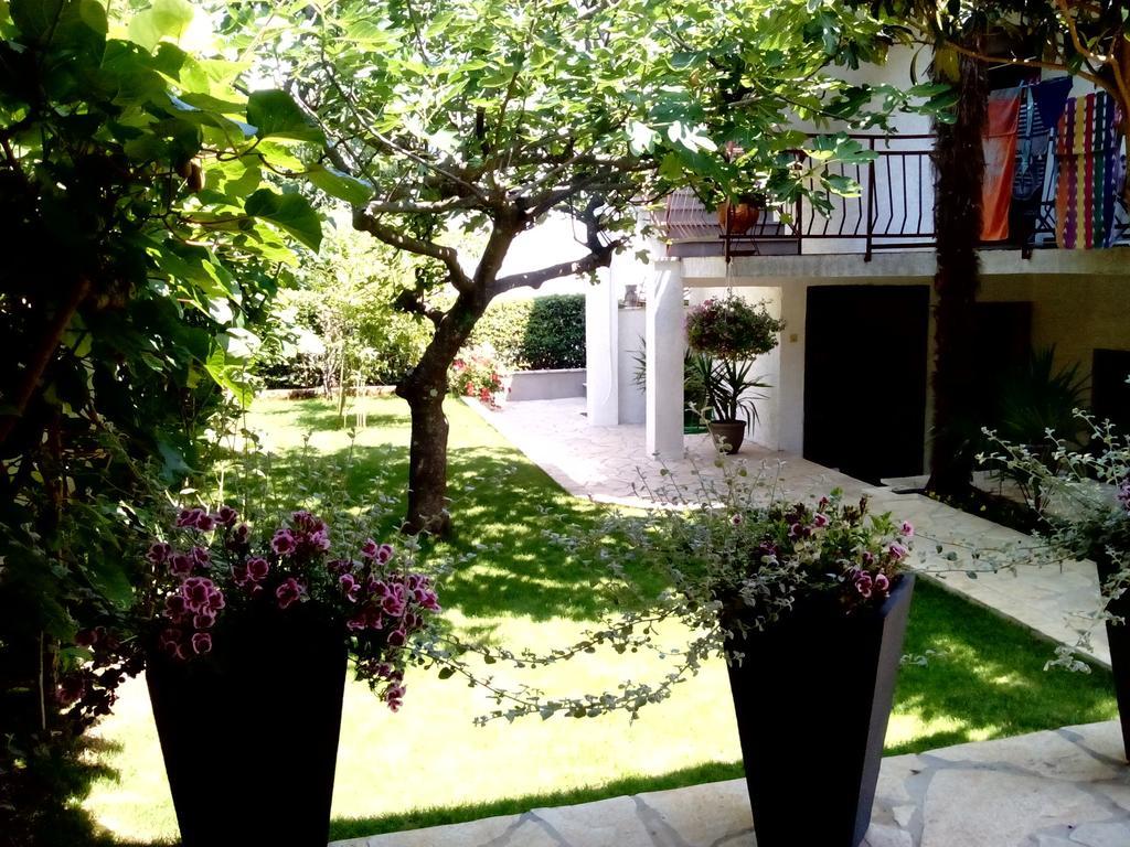 Apartments Peloza Πόρετς Δωμάτιο φωτογραφία