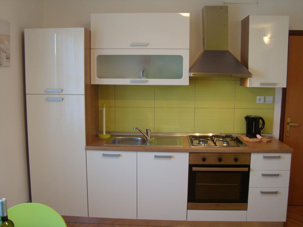 Apartments Peloza Πόρετς Δωμάτιο φωτογραφία