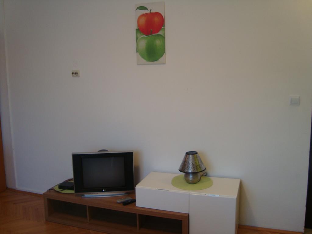 Apartments Peloza Πόρετς Δωμάτιο φωτογραφία