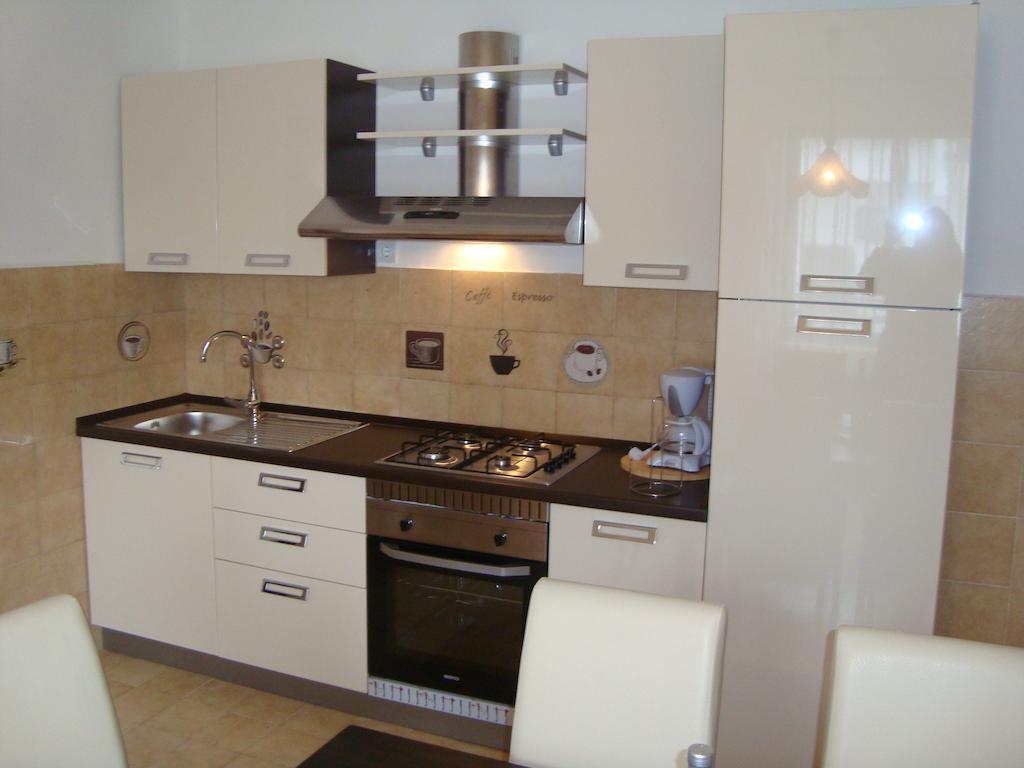 Apartments Peloza Πόρετς Δωμάτιο φωτογραφία