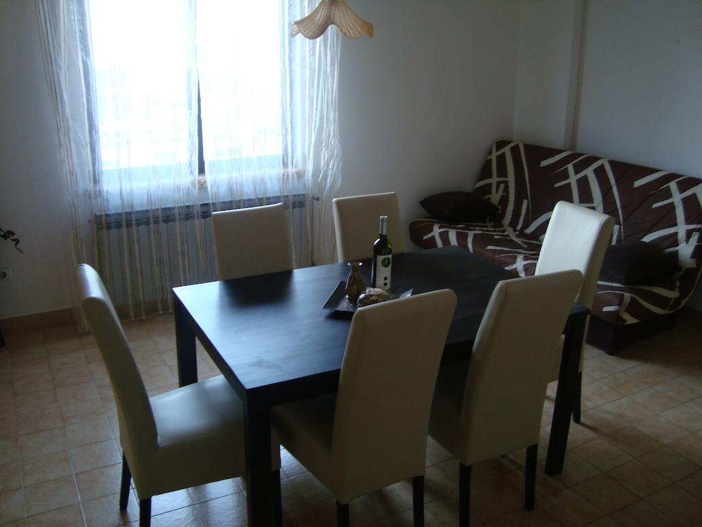 Apartments Peloza Πόρετς Εξωτερικό φωτογραφία