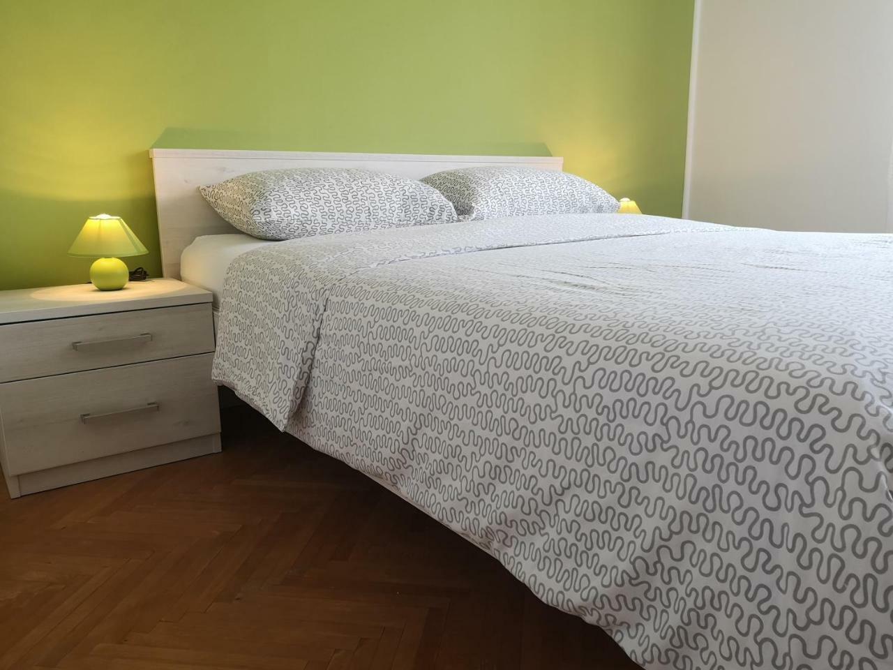 Apartments Peloza Πόρετς Δωμάτιο φωτογραφία