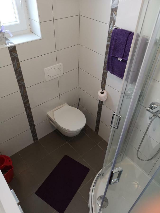 Apartments Peloza Πόρετς Εξωτερικό φωτογραφία